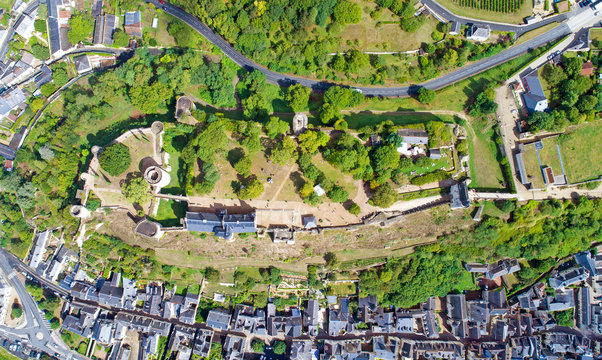 Photo aérienne à la verticale du château de Chinon