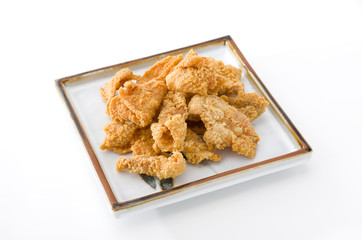 鶏皮のカリカリ揚げ