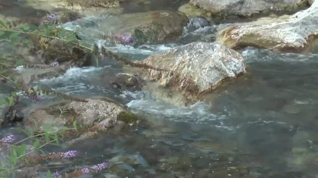 fiume - massi