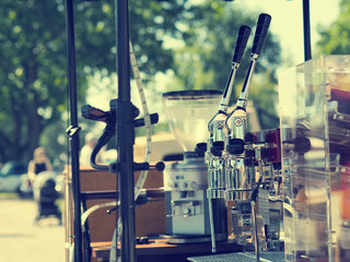 Mobile Espressomaschine, mobiler Verkaufsstand im Park