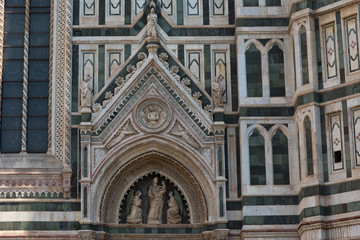 Fototapeta na wymiar Details of the exterior of the Cattedrale di Santa Maria del Fiore ( 