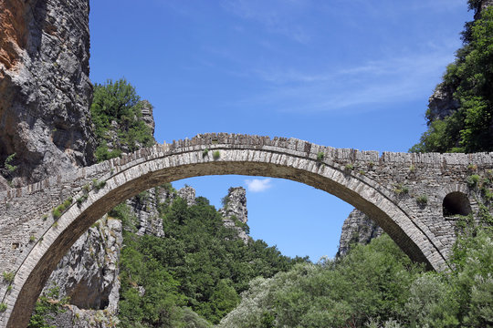 kokkori stone bridge Zagoria Greece