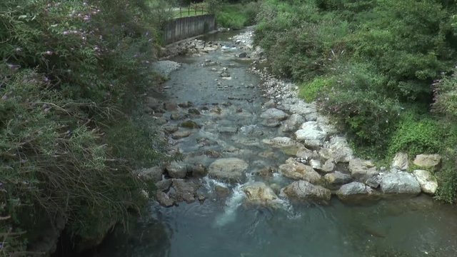 fiume - sassi