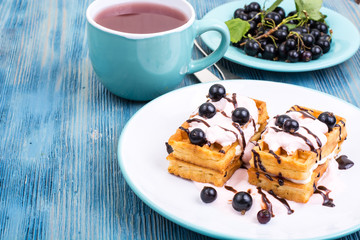 Wafers Viennese with cream and fresh black currant