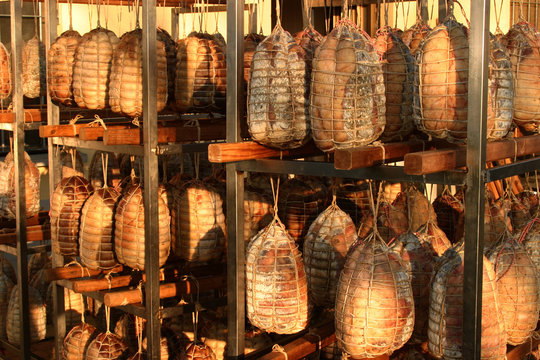 culatello di zibello prodotti tipici tradizionali di parma