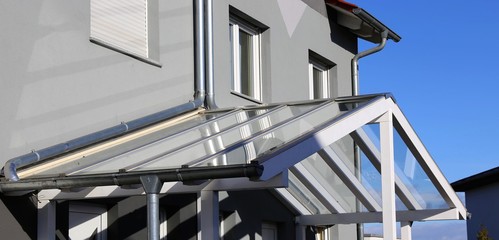 Haustür-Vordach aus Glas (Glass canopy front door)