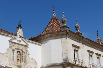 Fototapeta na wymiar Portugal - Coimbra - Université - Bâtiment d'entrée
