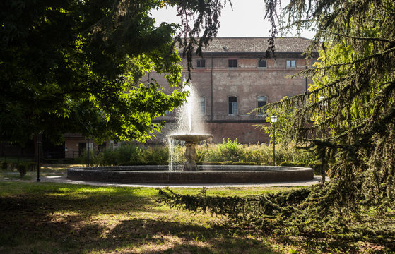 fountain - ferrara, italy