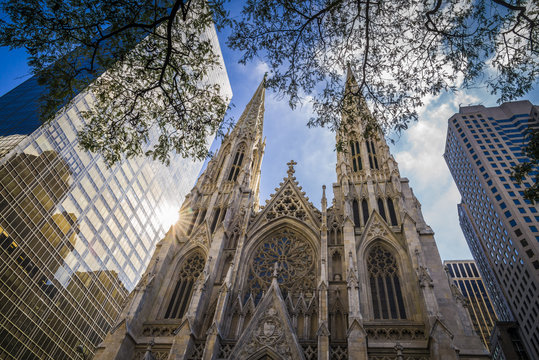 USA, New York City, Manhattan, St Patrick's Cathedral