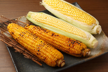 焼きトウモロコシ