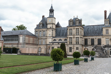 Fototapeta na wymiar Le château royal de Fontainebleau