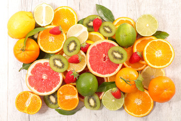 Fototapeta na wymiar assorted fruits