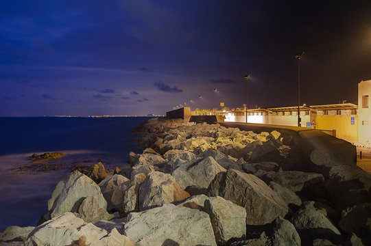 El rompeolas