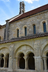Obraz premium Cloître de l'abbaye royale cistercienne de Fontenay en Bourgogne, France