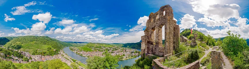 Photo sur Plexiglas Rudnes Panorama de Grevenburg et Traben-Trarbach sur la Moselle, Rhénanie-Palatinat