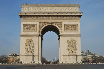 Fototapeta na wymiar Arc de triomphe de l’Etoile à Paris - Triumphal arch in Paris, France