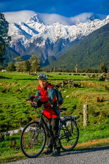Fototapeta premium Cycling in front of Mount Cook