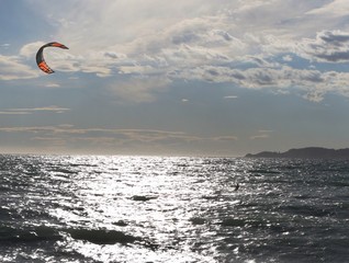 Kitesurf au couch&eacute; du soleil