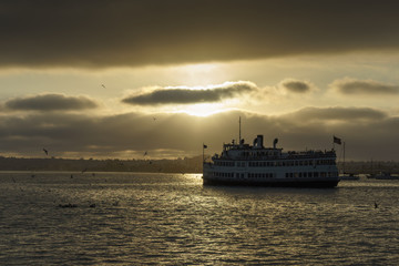 Fototapeta na wymiar San Diego bay sunset boat