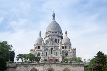 Fototapeta na wymiar Sacre-Coeur Basilica on Montmartre, Paris, France