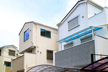 空と街並み