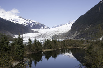 Fototapeta na wymiar mendenhall glacier alaska