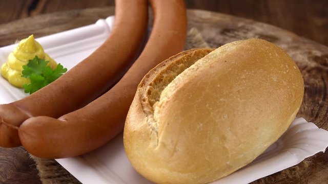 Rotating Wiener Sausages (not loopable; 4K)