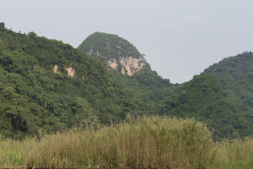Parfümfluss im Norden Vietnams in der Regenzeit, in Hanoi