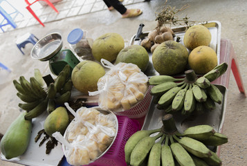 Lebensmittelmarkt in der Innenstadt von Hanoi