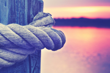 starkes Seil mit Knoten