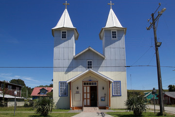 Fototapeta na wymiar Church in Chacao village, Chiloe island, Chile