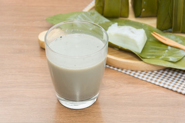 black sesame soy milk