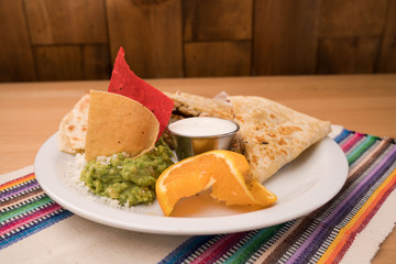 Quesadilla de pollo - Cheese tortilla melt