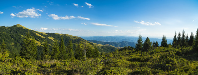 Obraz na płótnie Canvas Beautiful mountain panorama in the Balkans on a summer day