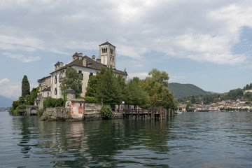 Fototapeta na wymiar south west corner of san Giulio island at Orta lake, Italy