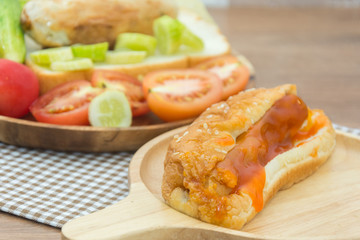 hotdog with vegetable