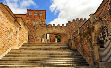 Fototapeta na wymiar Arco de la Estrella en Cáceres, España