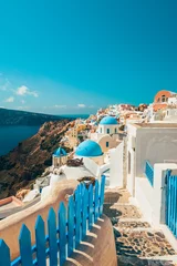 Zelfklevend Fotobehang Footpath in Oia Santorini Greece © allard1