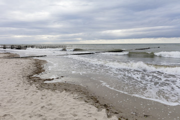 Wellengang an der Küste, Kühlungsborn, Mecklenburg-Vorpommern, Deutschland, Europa