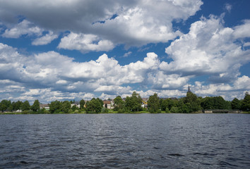 See und Himmel mit Wolken
