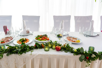 Serving banquet table