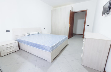 Comfortable and full of light basic dorm room for students / single people