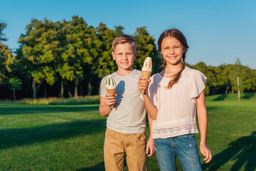 Fototapeta premium kids with ice cream