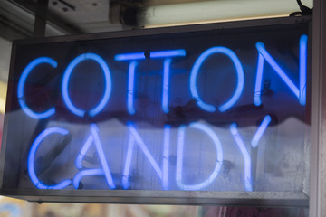 Obraz premium Cotton candy sign at the Indiana State Fair