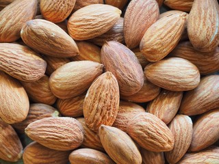 アーモンドの実