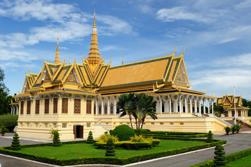 Fototapeta na wymiar Royal palace in the capital city of Cambodia in Phnom Penh