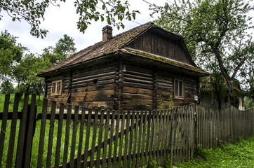Fototapeta na wymiar chaty Ukraina Zakarpacie 