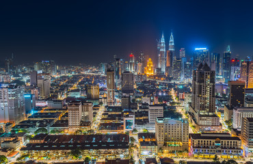 Fototapeta na wymiar Beautiful cityscape of night scene sky at Kuala Lumpur city skyline, Malaysia
