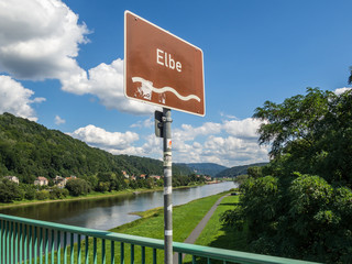 Schild Elbe Wasserstraße in Sachsen