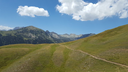 Fototapeta na wymiar Paysage de montagne 1